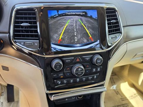 Used 2021 Jeep Grand Cherokee Overland RWD image 9