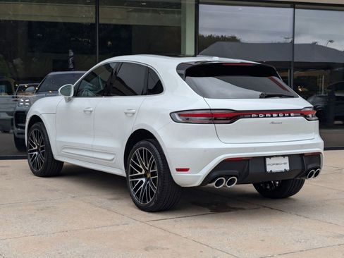 Used 2025 Porsche Macan image 3