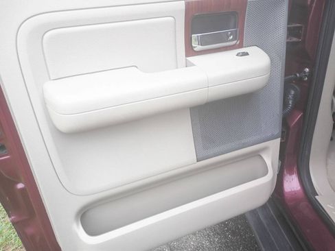 Used 2005 Ford F150 Lariat AWD/4WD image 23