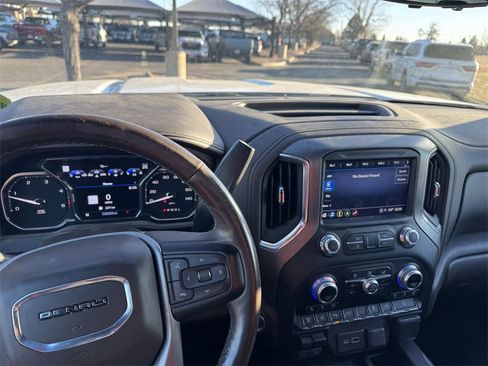 Used 2022 GMC Sierra 3500 Denali w/ Denali Ultimate Package image 8