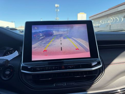 Used 2025 Jeep Compass Trailhawk w/ Trailer Tow Group image 17