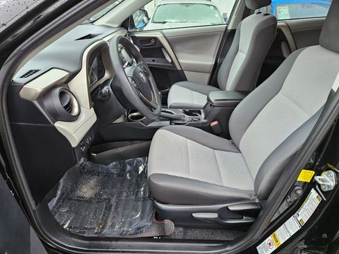 Used 2013 Toyota RAV4 LE image 18