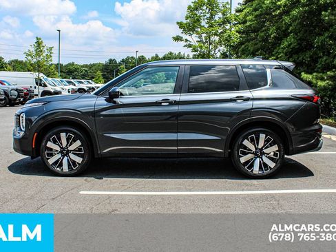 Used 2025 Mitsubishi Outlander SE FWD image 7