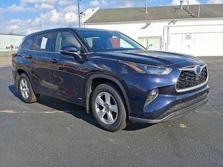 Used 2022 Toyota Highlander LE video 1