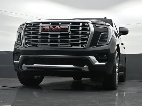 Used 2025 GMC Yukon XL Denali AWD/4WD image 37