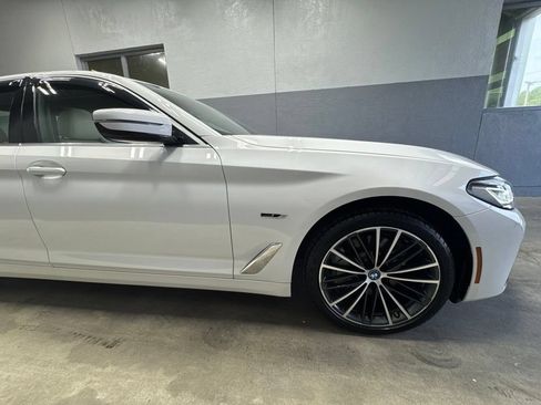 Used 2023 BMW 530e xDrive w/ Premium Package AWD/4WD image 4