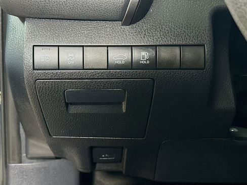 Certified 2020 Toyota Camry LE image 10