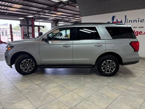 Used 2024 Ford Expedition XLT RWD image 11