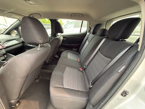 Used 2020 Nissan Leaf SV w/ SV Technology Package FWD image 7