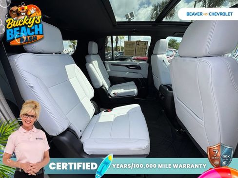 Used 2026 Chevrolet Suburban Premier w/ Sun And Tow Package RWD image 21