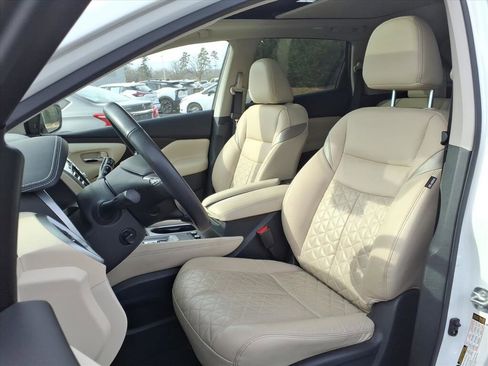 Used 2023 Nissan Murano Platinum w/ Cargo Package image 3