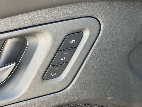 Certified 2023 Nissan Ariya FWD image 18