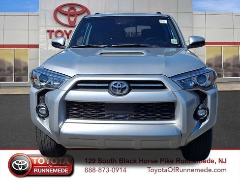 Used 2022 Toyota 4Runner TRD Off-Road AWD/4WD image 3