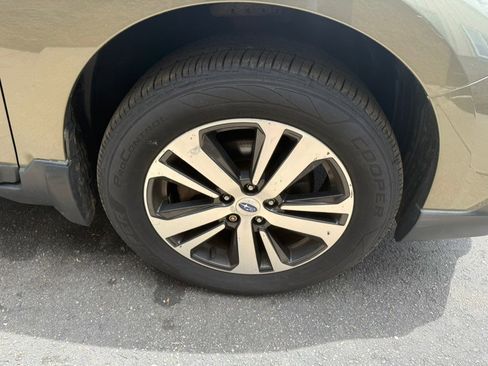 Used 2018 Subaru Outback 2.5i Limited AWD/4WD image 10