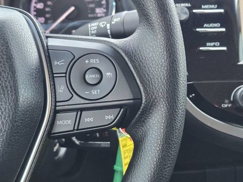 Used 2018 Toyota Camry LE FWD image 27