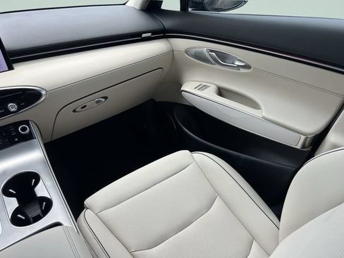 New 2026 Genesis GV70 2.5T Advanced w/ G1 Accessory Package AWD/4WD image 21