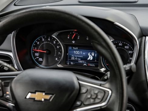 Used 2021 Chevrolet Equinox LT w/ LPO, Cargo Package image 24