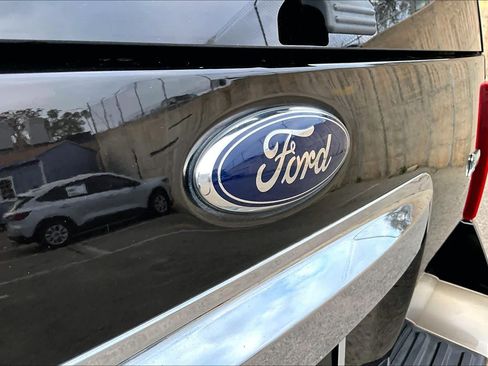 Used 2014 Ford Expedition XLT w/ Equipment Group 202A RWD image 31
