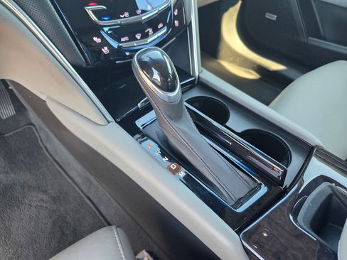 Used 2014 Cadillac XTS Luxury FWD image 19