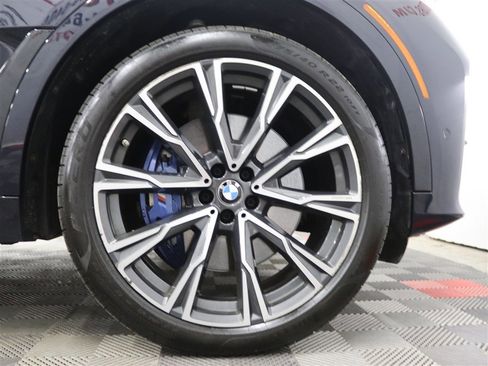 Used 2022 BMW X7 M50i AWD/4WD image 40