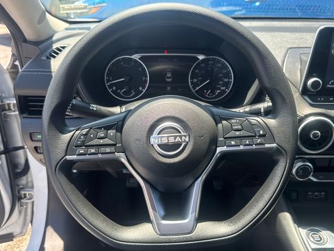 Used 2024 Nissan Sentra SV FWD image 14