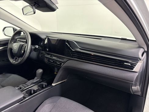 Used 2025 Toyota Camry LE image 13