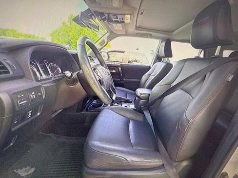 Used 2020 Toyota 4Runner Venture w/ Moonroof Package AWD/4WD image 7