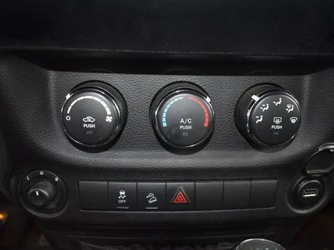 Used 2018 Jeep Wrangler Unlimited Sport S image 20