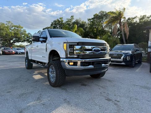 Used 2017 Ford F250 Lariat w/ Lariat Ultimate Package AWD/4WD image 3