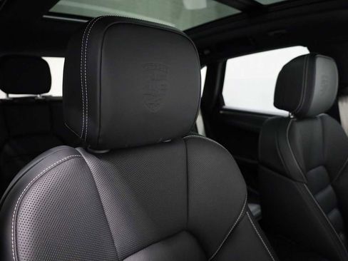 Certified 2025 Porsche Macan GTS image 22