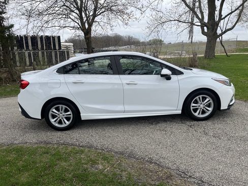 Used 2016 Chevrolet Cruze LT w/ Sun And Sound Package FWD image 6