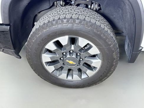 Used 2024 Chevrolet Silverado 2500 Custom w/ Custom Value Package image 30