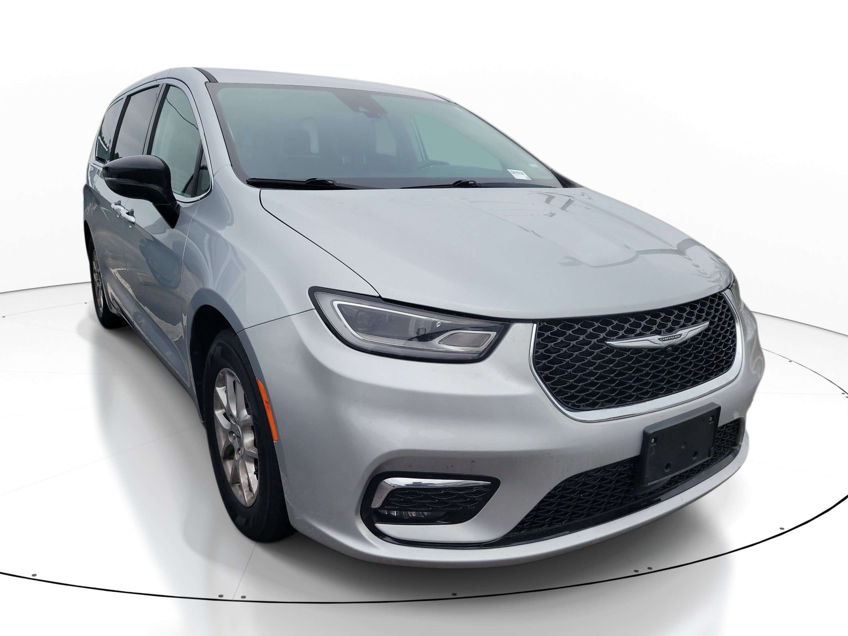 Used 2024 Chrysler Pacifica Touring-L FWD image 1