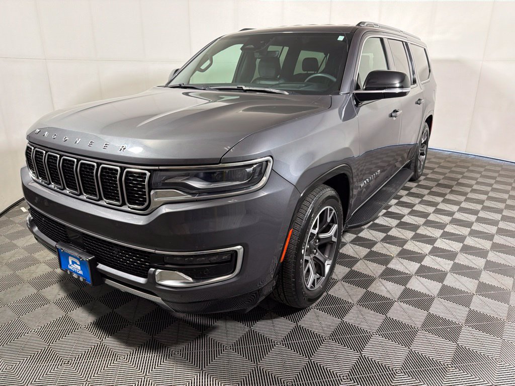 Used 2024 Jeep Wagoneer L Series III w/ Flexible Seating Group AWD/4WD image 4
