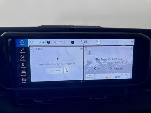 Used 2025 Jeep Gladiator Sport w/ Premium Package image 14