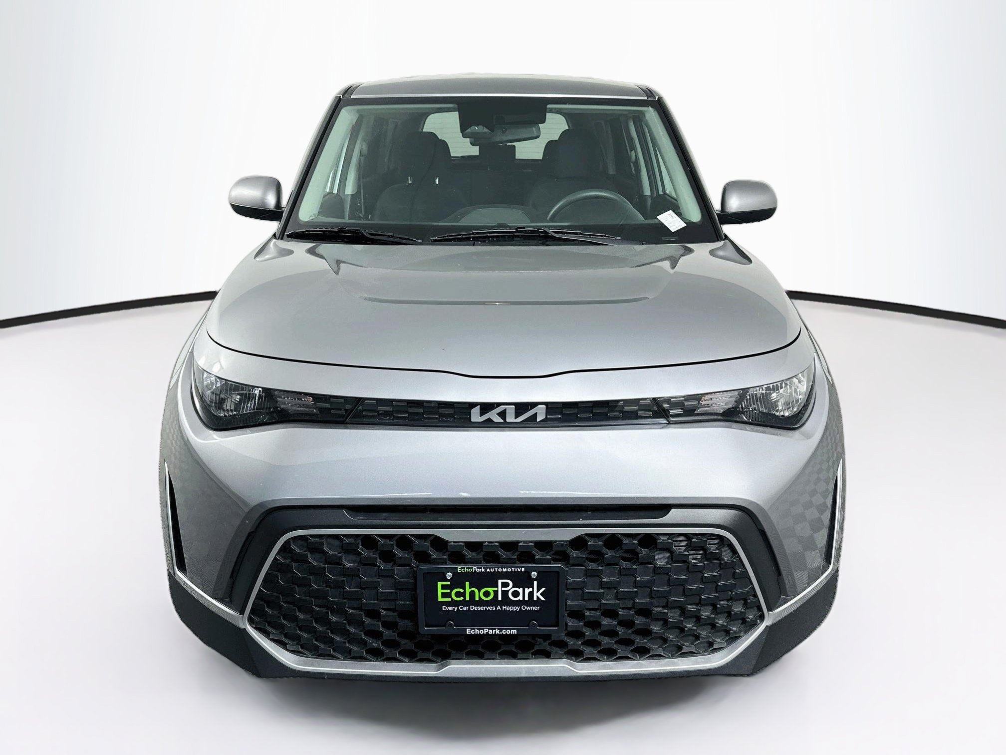 Used 2025 Kia Soul LX w/ LX Technology Package FWD image 2
