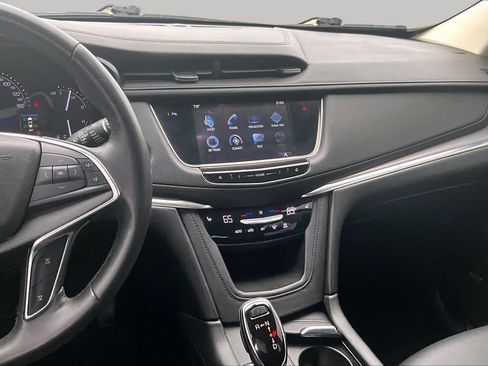 Used 2017 Cadillac XT5 Luxury FWD image 6