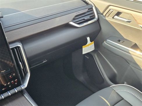 New 2026 GMC Acadia Denali image 16