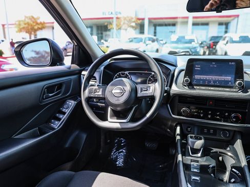 Used 2024 Nissan Rogue S FWD image 4