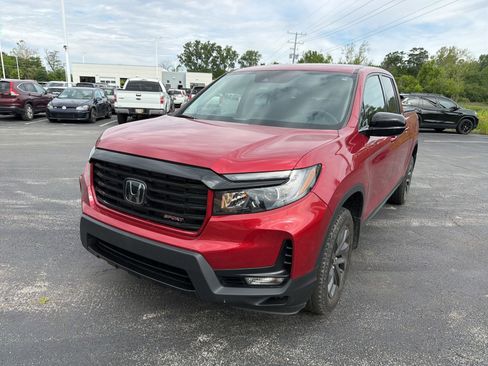 Used 2023 Honda Ridgeline Sport image 2