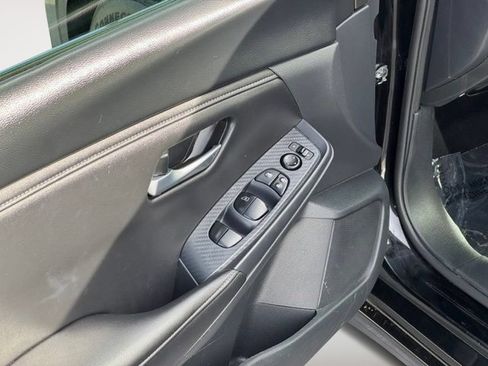 Used 2024 Nissan Sentra SV FWD image 10