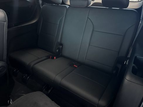 Used 2024 Chevrolet Traverse RS AWD/4WD image 16