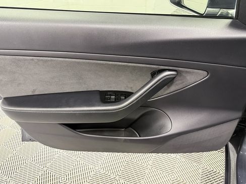 Used 2019 Tesla Model 3 Standard Range Plus RWD image 9