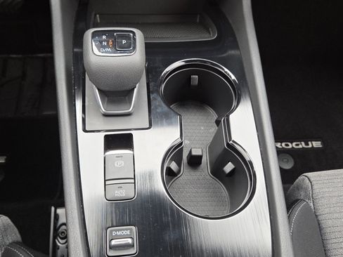 Used 2023 Nissan Rogue SV FWD image 30