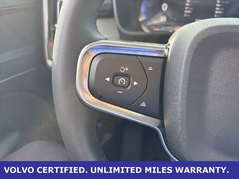 Certified 2025 Volvo XC40 B5 Plus image 21