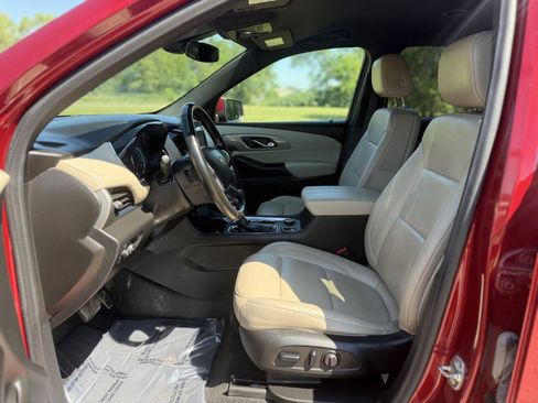 Used 2023 Chevrolet Traverse LT AWD/4WD image 8