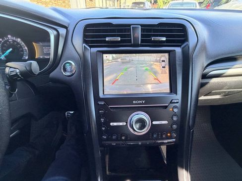Used 2018 Ford Fusion Titanium FWD image 11