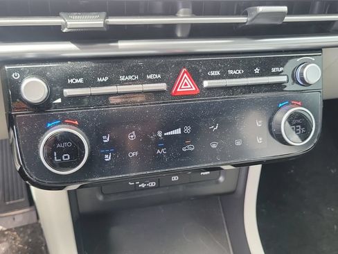 Used 2025 Hyundai Tucson Limited AWD/4WD image 15