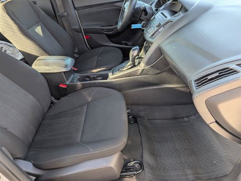 Used 2015 Ford Focus SE image 23