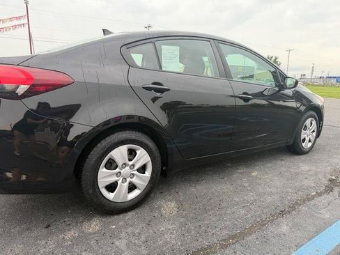Used 2017 Kia Forte LX FWD image 35